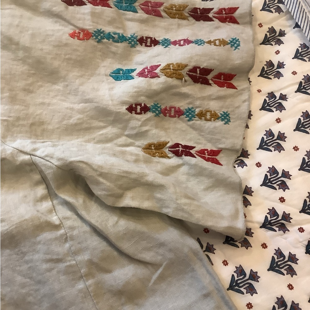 Johnny Was Short Sleeve Linen Tunic with Colorful Embroidery, Size XXL. - Picture 13 of 15